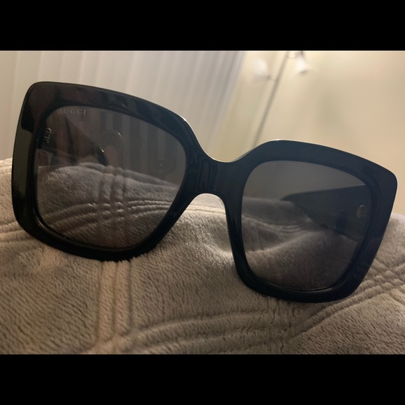 Gucci Sunglasses - Picture 7 of 8